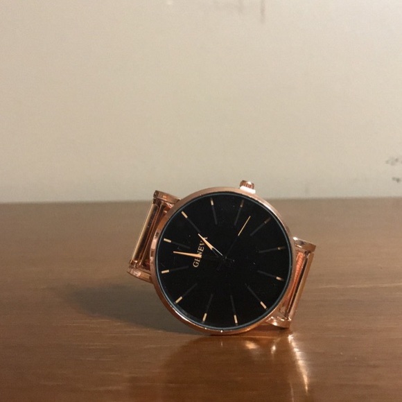 Geneva Minimalist Watch - Picture 2 of 3